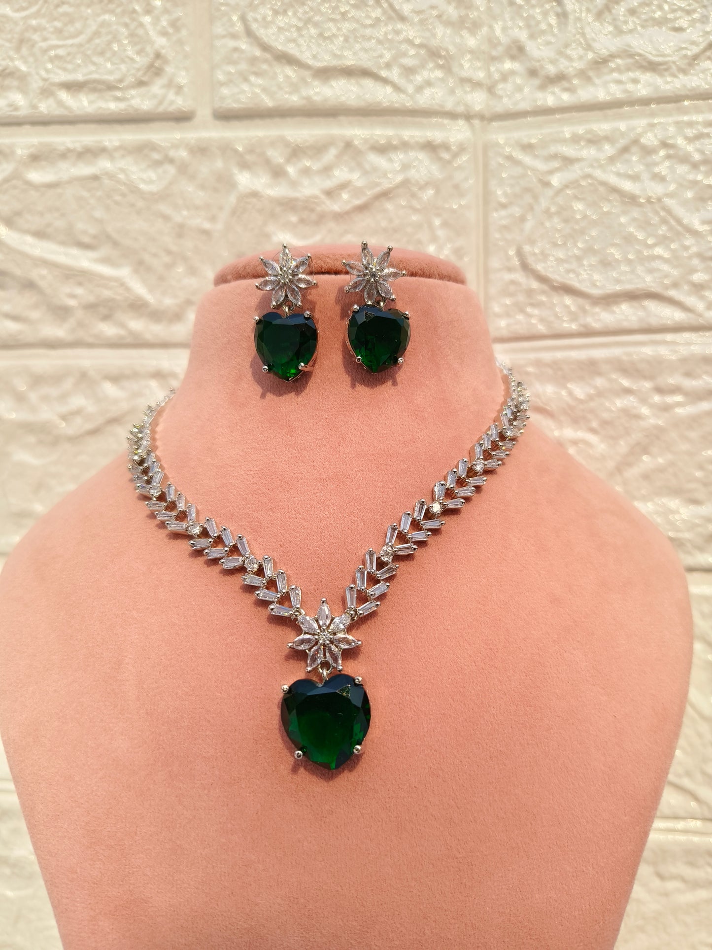 Green Heart Zirconia Necklace Set