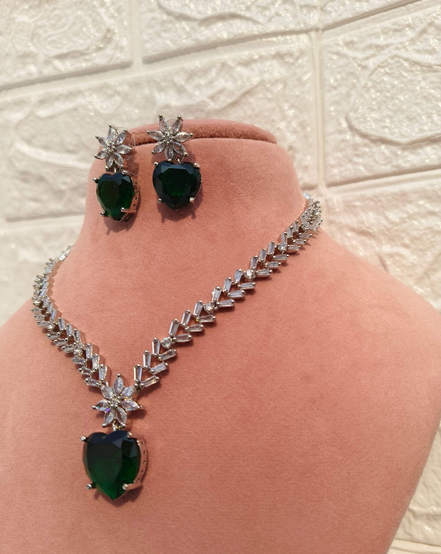 Green Heart Zirconia Necklace Set