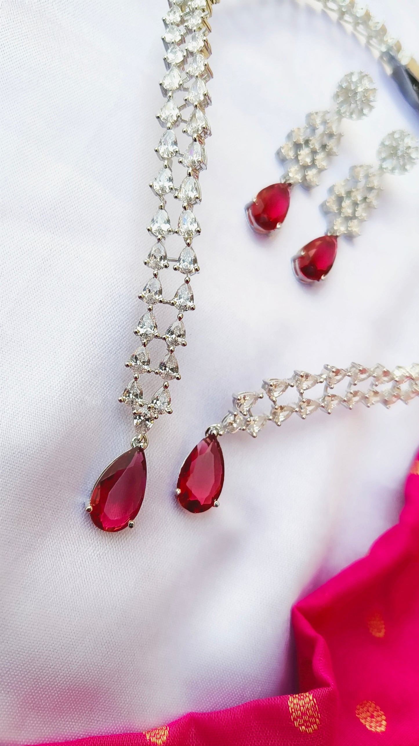 Red Vena Zirconia Necklace Set