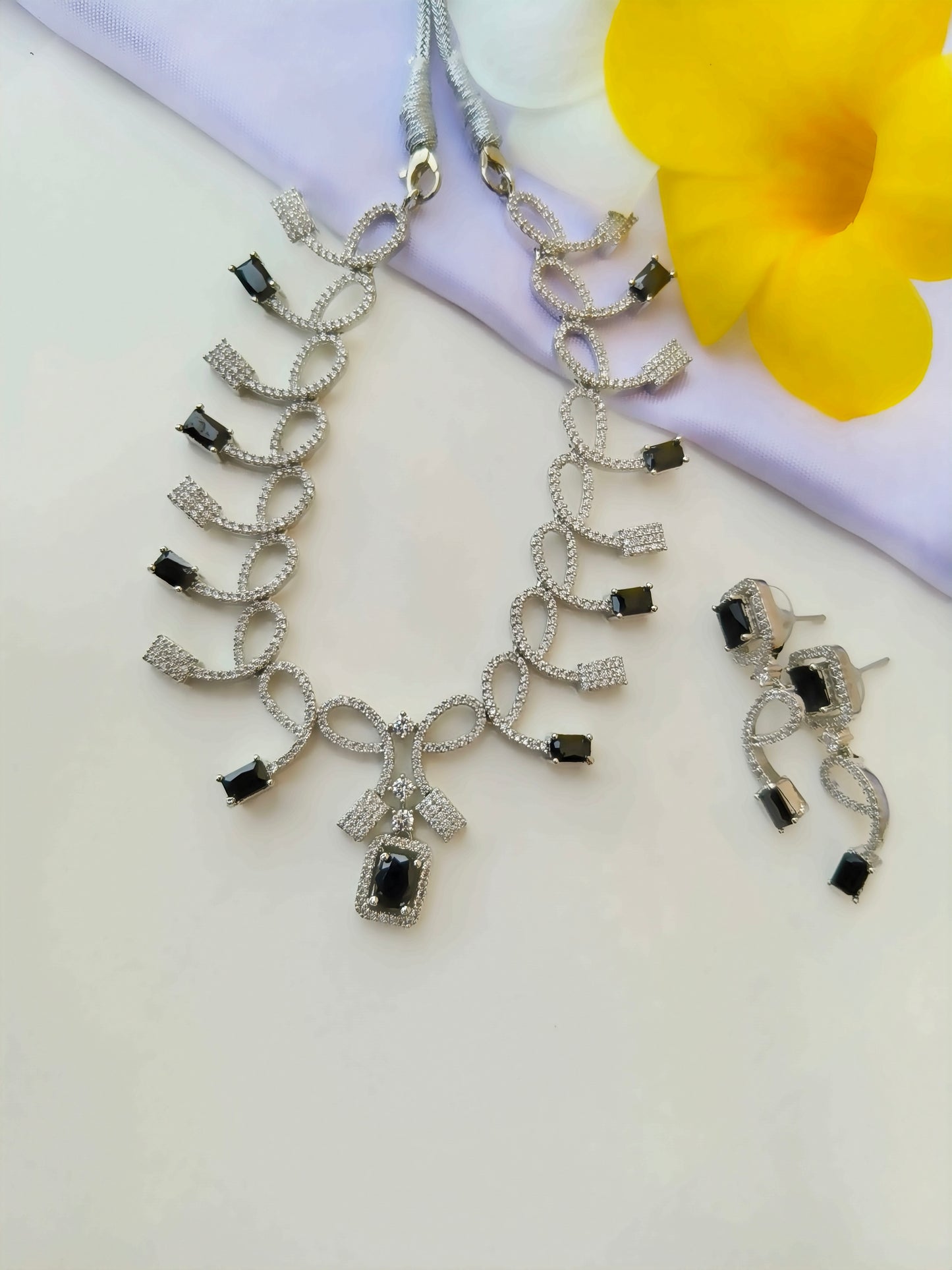 Black Elegance Zirconia Necklace set