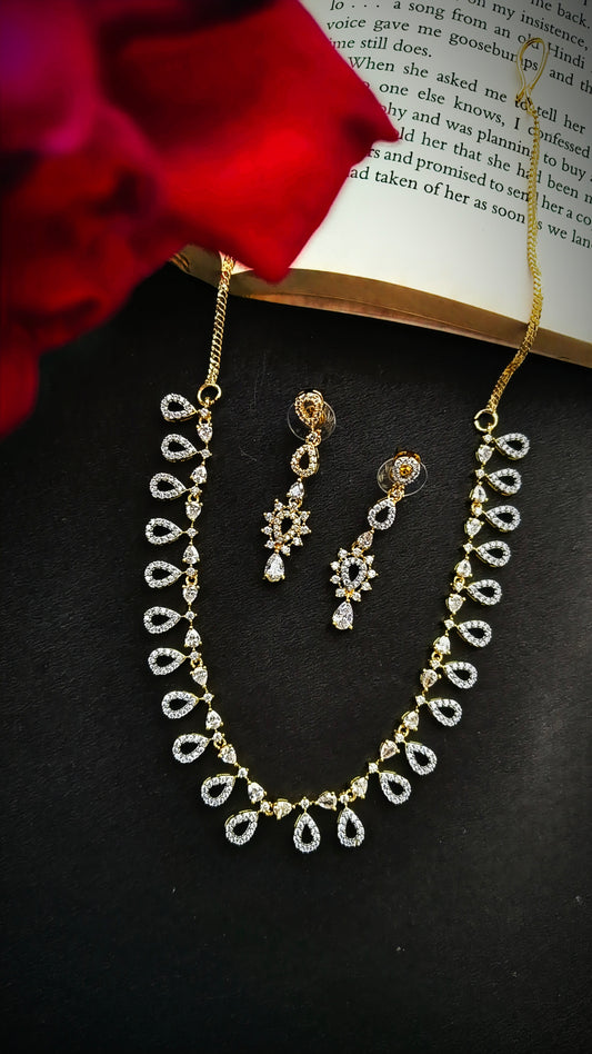 Golden Ratna Zirconia necklace set